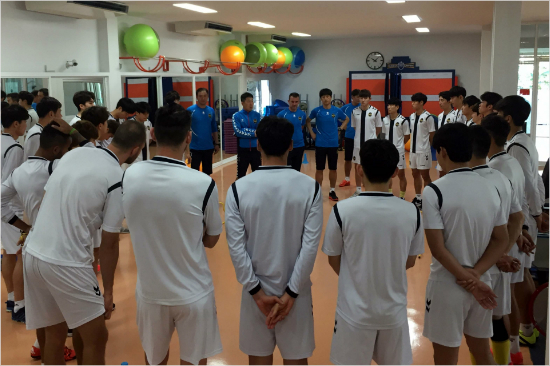 "정해진주전은없다."태국부리람에서구슬땀을흘리고있는인천.(사진=인천유나이티드제공)