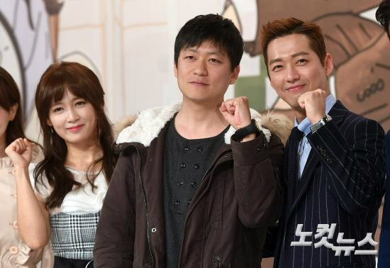 KBS새수목드라마'김과장'의이재훈감독(사진가운데)이tvN'미생'을연출한김원석감독으로부터들은조언을공개했다.(사진=황진환기자)