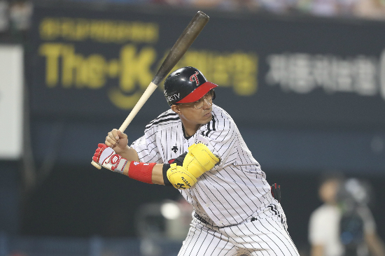 LG트윈스가베테랑내야수정성훈과1년7억원에FA계약을체결했다.(사진=LG트윈스제공)