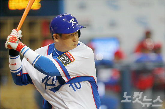 이대호는올해WBC에서도4번타자역할을맡을전망이다.사진은'2015서울슈퍼시리즈'대한민국과쿠바의경기때모습.(자료사진=박종민기자)