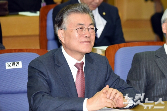 유력대선후보인문재인전더불어민주당대표가황교익씨출연금지통보문제를이유로,KBS의생방송특별대담에불참했다.(사진=윤창원기자)