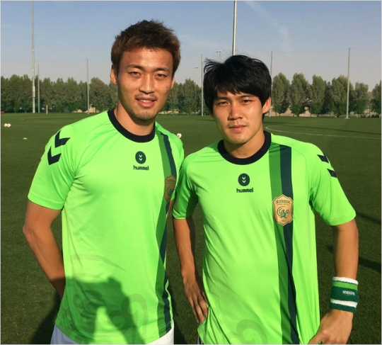 전북주장신형민(왼쪽)과부주장최철순.(사진=전북현대제공)