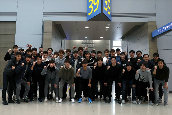 일본으로떠난강원.(사진=강원FC제공)