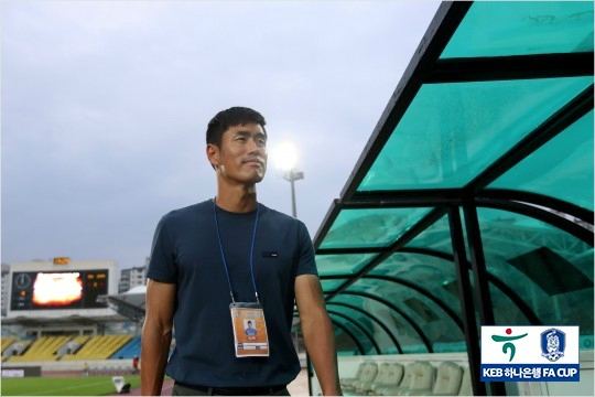 대한축구협회는20세이하축구대표팀감독으로자리를옮긴신태용감독을대신해설기현성균관대감독을축구대표팀코치로선임했다.(사진=대한축구협회제공)