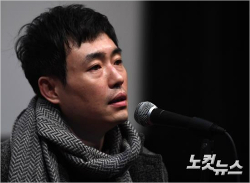 7일오전서울아트시네마에서열린'문화계블랙리스트부역자김세훈영화진흥위원장,서병수부산시장,사퇴및구속수사를촉구하는1,052인영화인선언'기자회견에서류승완감독이발언을하고있다.(사진=이한형기자)