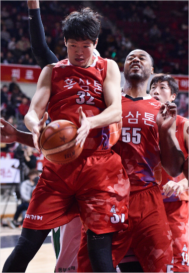 KGC김철욱(왼쪽).사진=KBL제공