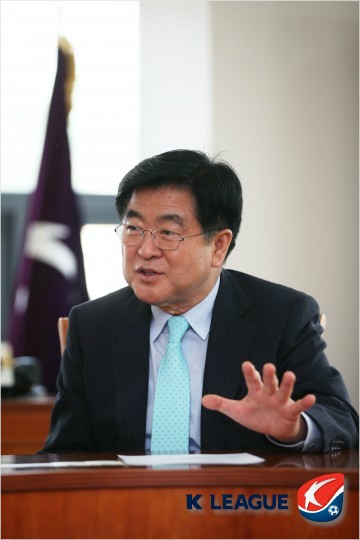 한국프로축구연맹은임기가만료된권오갑현총재를제11대총재로추대했다.(사진=한국프로축구연맹제공)