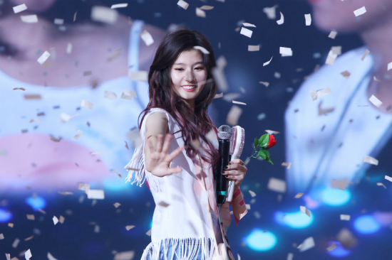 ‘웃음 눈물 범벅’ 트와이스, 대세 등극 자축쇼