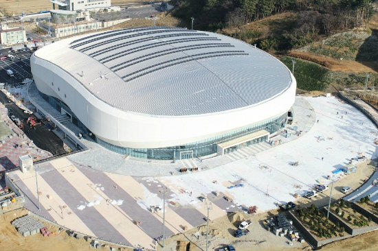 2017국제빙상경기연맹4대륙피겨스케이팅선수권대회가열린강릉아이스아레나.경기장을극찬을받았지만미숙한경기운영이도마위에올랐다.(사진=평창동계올림픽조직위제공)