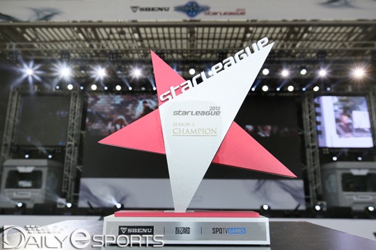 스포티비 게임즈 스타리그 우승 트로피.