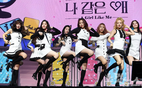 동화는 끝났다…구구단의 본격 '매력발산타임' (종합)