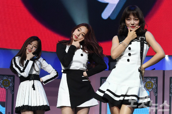동화는 끝났다…구구단의 본격 '매력발산타임' (종합)