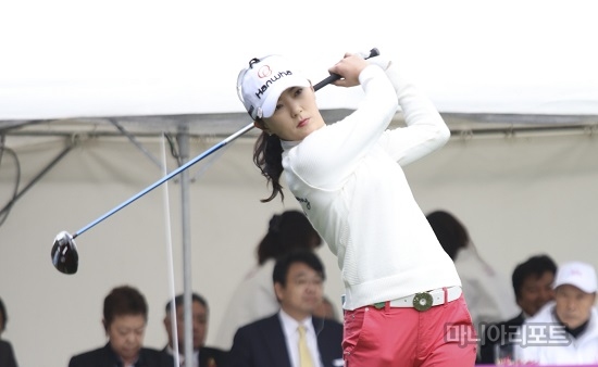 윤채영이일본여자프로골프(JLPGA)투어데뷔전을치르고있다.사진=마니아리포트노대겸기자