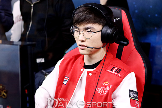 SKT '페이커' 이상혁, 3세트서 제드 카드 선택