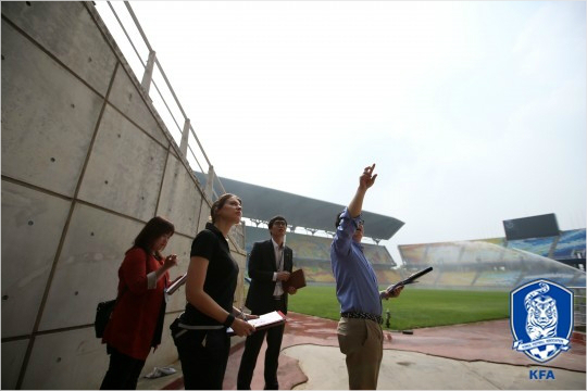 국제축구연맹(FIFA)은오는5월개막하는20세이하월드컵을앞두고7일인천을시작으로제주와전주,대전,천안,수원등6개개최도시의각종시설을최종점검한다.(사진=대한축구협회제공)