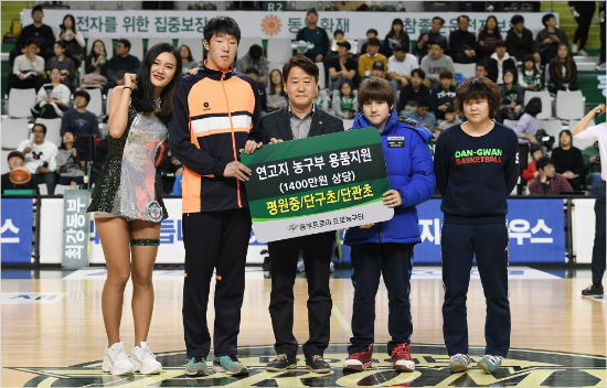 프로농구 동부, 연고지 원주 초중교에 용품 지원