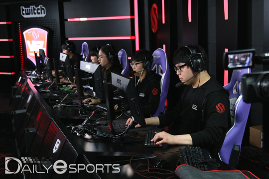 개막전서 MVP 프로젝트를 꺾은 예티.