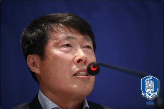 국제축구연맹(FIFA)은오는5월한국에서열린20세이하월드컵의조추첨에참여할개최국한국의대표축구계인물로차범근전대표팀감독을선택했다.(사진=대한축구협회제공)