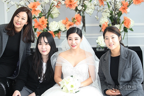 [포토] 김현수,이예정,이정화 '우리도 양수진 결혼식 왔어요'