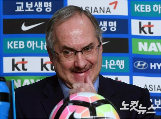 울리슈틸리케감독.(황진환기자)