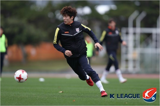 허용준은생애첫대표팀발탁에도K리그를대표해자신있게경기하겠다는자신감을드러냈다.(사진=한국프로축구연맹제공)