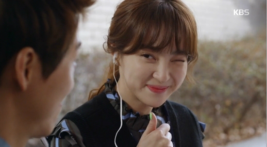 KBS2'김과장'에서홍가은역을맡은정혜성(사진='김과장'캡처)