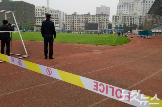 중국과2018러시아월드컵아시아지역최종예선A조6차전을앞둔한국축구대표팀이훈련하는중국창사의후난인민체육장은혹시모를사고를대비해많은중국공안이배치됐다.창사(중국)=오해원기자