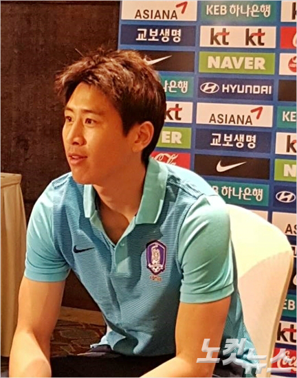 축구국가대표구자철은중국과2018러시아월드컵아시아지역최종예선A조6차전을위해중국으로입국하는과정에서기분좋은환대를받았다고소개했다.창사(중국)=오해원기자