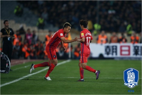 김신욱은아시아무대에서는자신의체격조건을앞세워어느수비수를만나도그라운드에서는자신이있다는분명한확신을감추지않았다.(사진=대한축구협회제공)