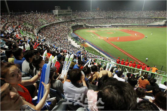 올시즌청주,울산,포항등한화,롯데,삼성의제2구장경기일정이확정됐다.사진은포항구장전경.(자료사진)