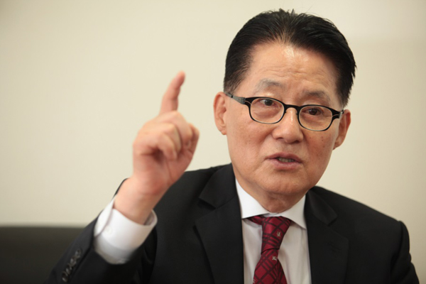 박지원 “문재인 분노와 보복 정치 이끌어”