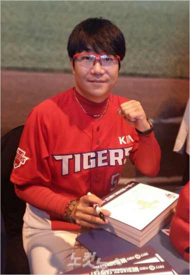 '올해기대해주세요'KIA양현종이27일2017타이어뱅크KBO리그개막미디어데이를앞두고열린인터뷰에서올시즌필승을다짐하고있다.(사진=노컷뉴스)