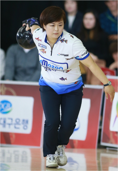 여자부개인전2연패를달성한최현숙.(사진=한국프로볼링협회)