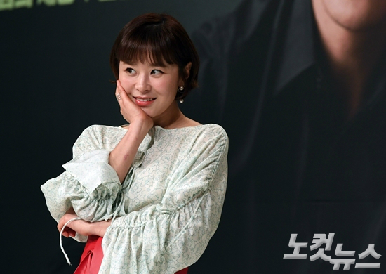KBS2새수목드라마'추리의여왕'에서주인공유설옥역을맡은최강희.3일열린제작발표회현장에서포즈를취하고있는모습(사진=황진환기자)