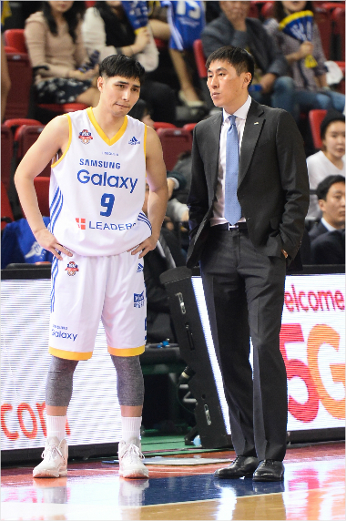 서울삼성의이상민감독(사진오른쪽)과주희정(사진제공=KBL)