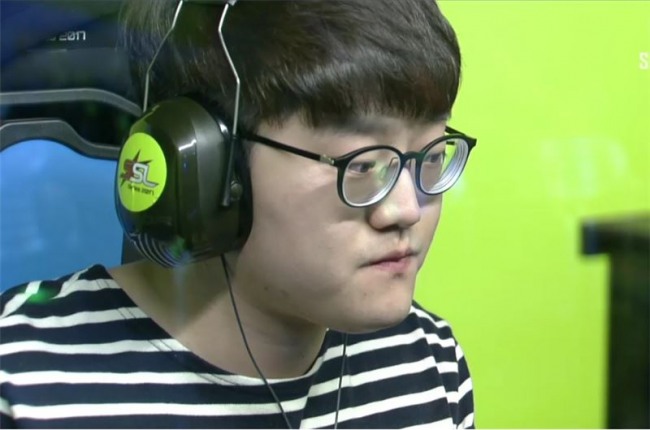 조성주를 잡아내고 2연승을 거둔 마이인새니티 한이석(사진=스포티비 게임즈 생중계 화면 캡처).