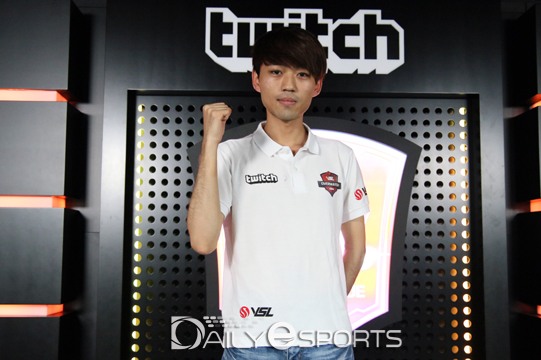 기타리스트에서 프로게이머로…. 4차원의 매력이 가득한 콩두 운시아 'DNCE' 김세용