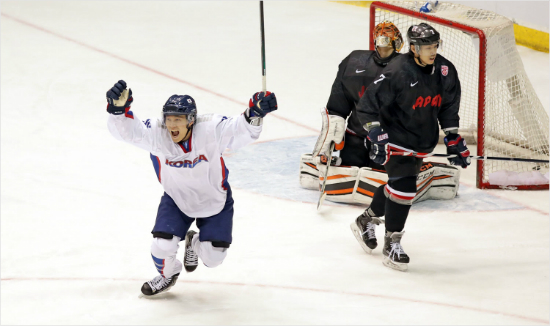백지선감독의남자아이스하키대표팀은22일우크라이나에서개막하는2017국제아이스하키연맹(IIHF)아이스하키세계선수권디비전1그룹A대회에서카자흐스탄과오스트리아,헝가리등세계적인강국과맞대결한다.(사진=하키포토제공)