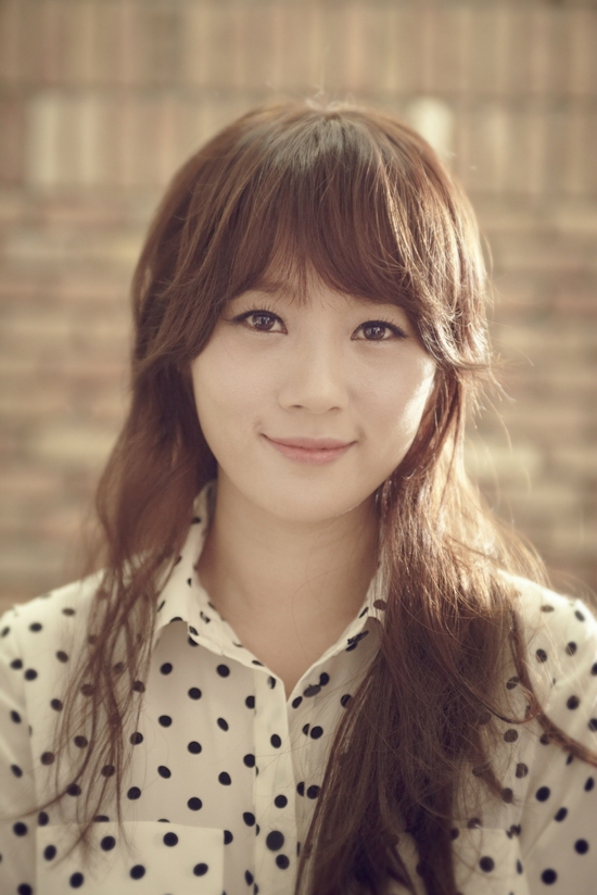 CBS음악FM'이수영의12시에만납시다'로6년만에라디오DJ로돌아오는가수이수영