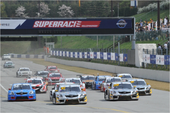 CJ 슈퍼레이스 조항우, 개막전 '폴 투 피니시' 우승