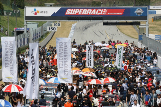 CJ 슈퍼레이스 조항우, 개막전 '폴 투 피니시' 우승