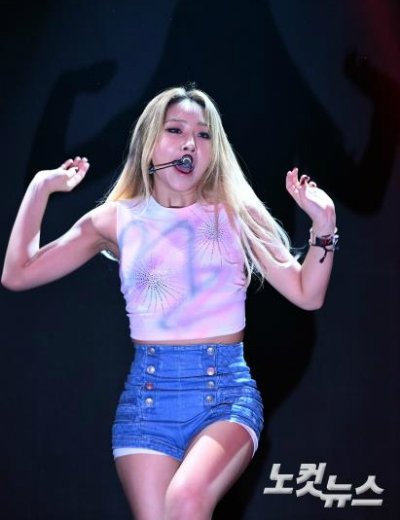 '솔로' 공민지, '2NE1'이란 알을 깨고 나오다(종합)