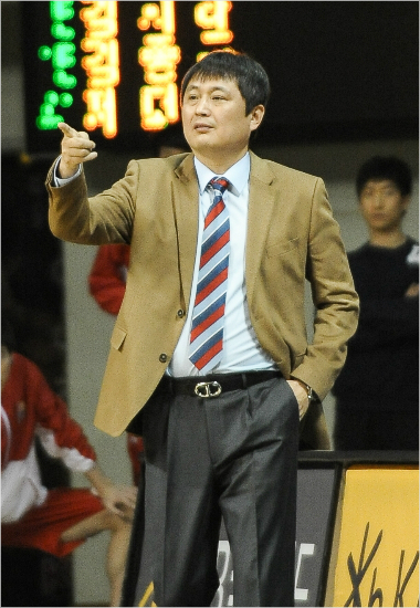 프로농구 동부, 이상범 감독과 3년 계약