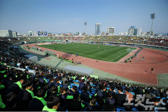 프로축구 K리그 전북·포항 '추억의 승부'