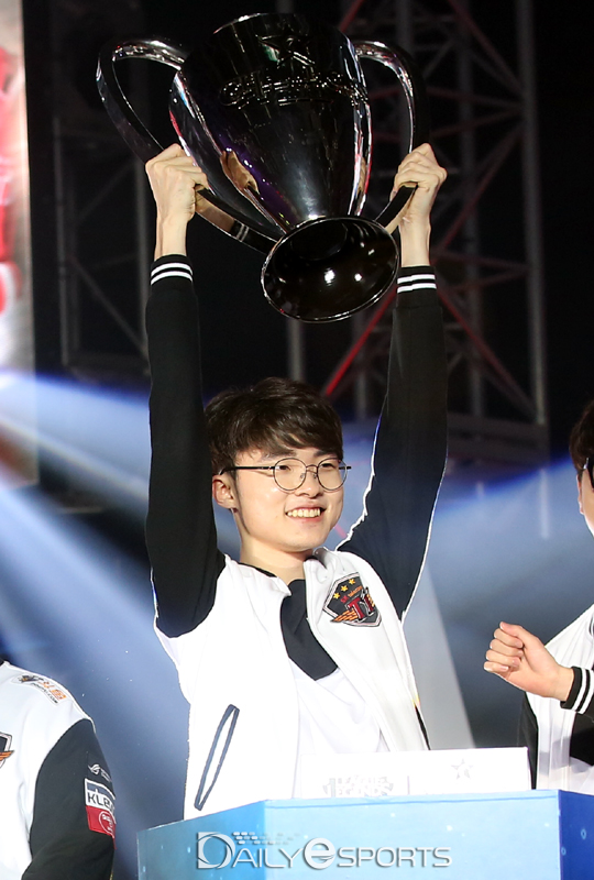 SKT '페이커' 이상혁 롤챔스 우승만 6번째…최다 기록