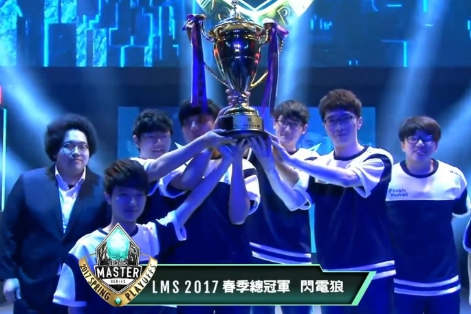 LMS 스프링 우승을 차지한 플래시 울브즈(사진=유튜브 동영상 캡처).