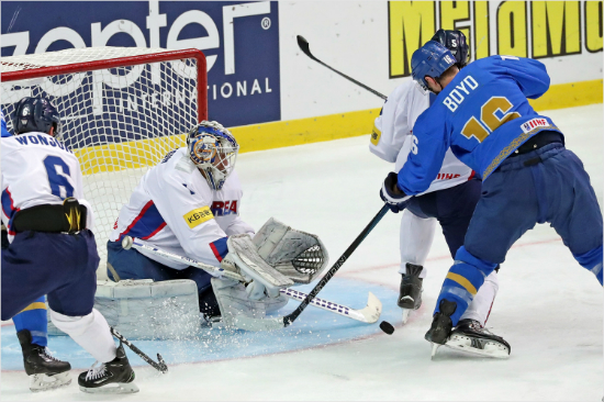 韓 아이스하키, '키예프의 기적'을 쐈다