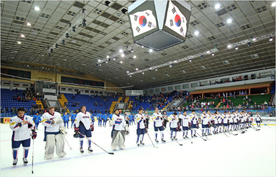 韓 아이스하키, '키예프의 기적'을 쐈다