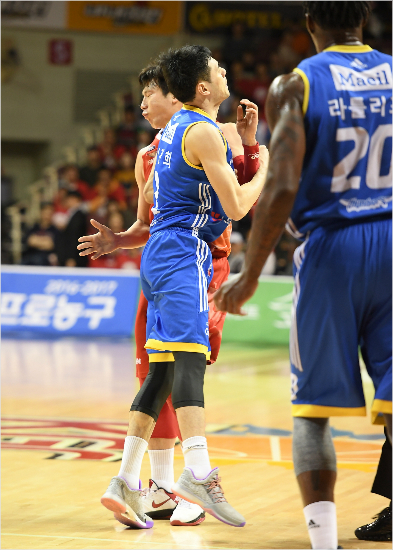 이정현이 얻은 발언권, 이관희에게도 기회가 올까