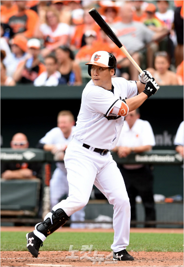 '플래툰 장벽에도' 김현수, MLB 통산 100안타 달성